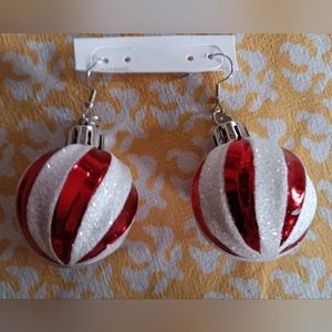 Earrings Ornament Balls Pierced Holiday Dangles Red White & Silver New Christmas